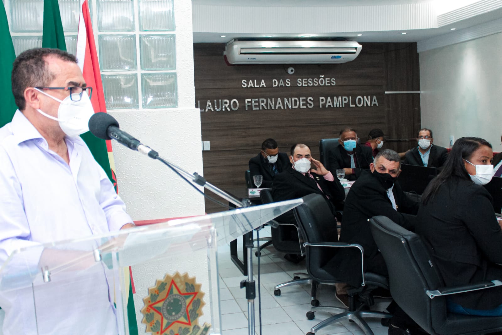 Secretário de Educação realiza prestação de contas na Câmara Municipal